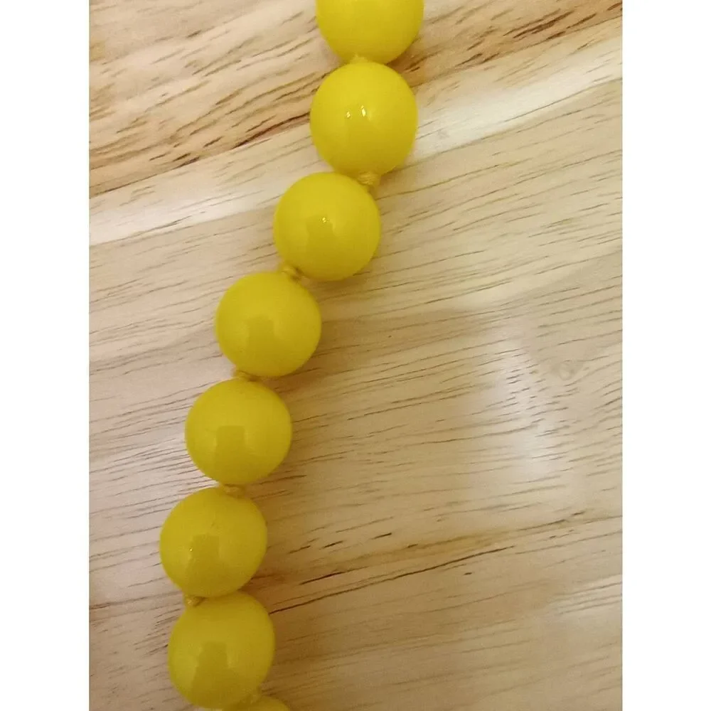 Vintage West Germany yellow beaded necklace - Picture 4 of 5
